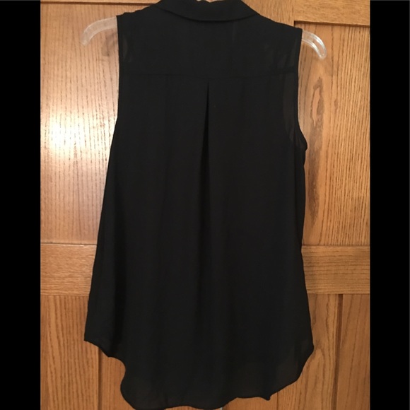 black sleeveless top - Picture 4 of 6